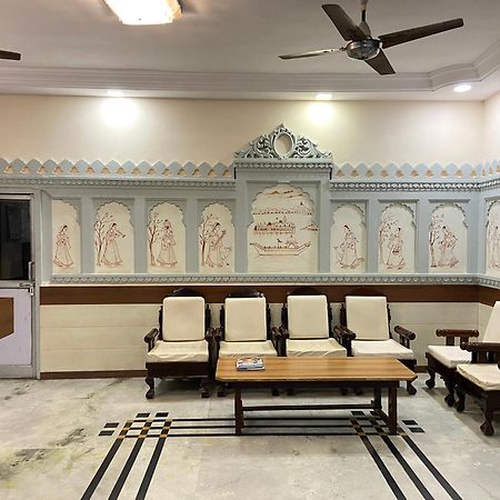 Hotel Damanis ウダイプル エクステリア 写真