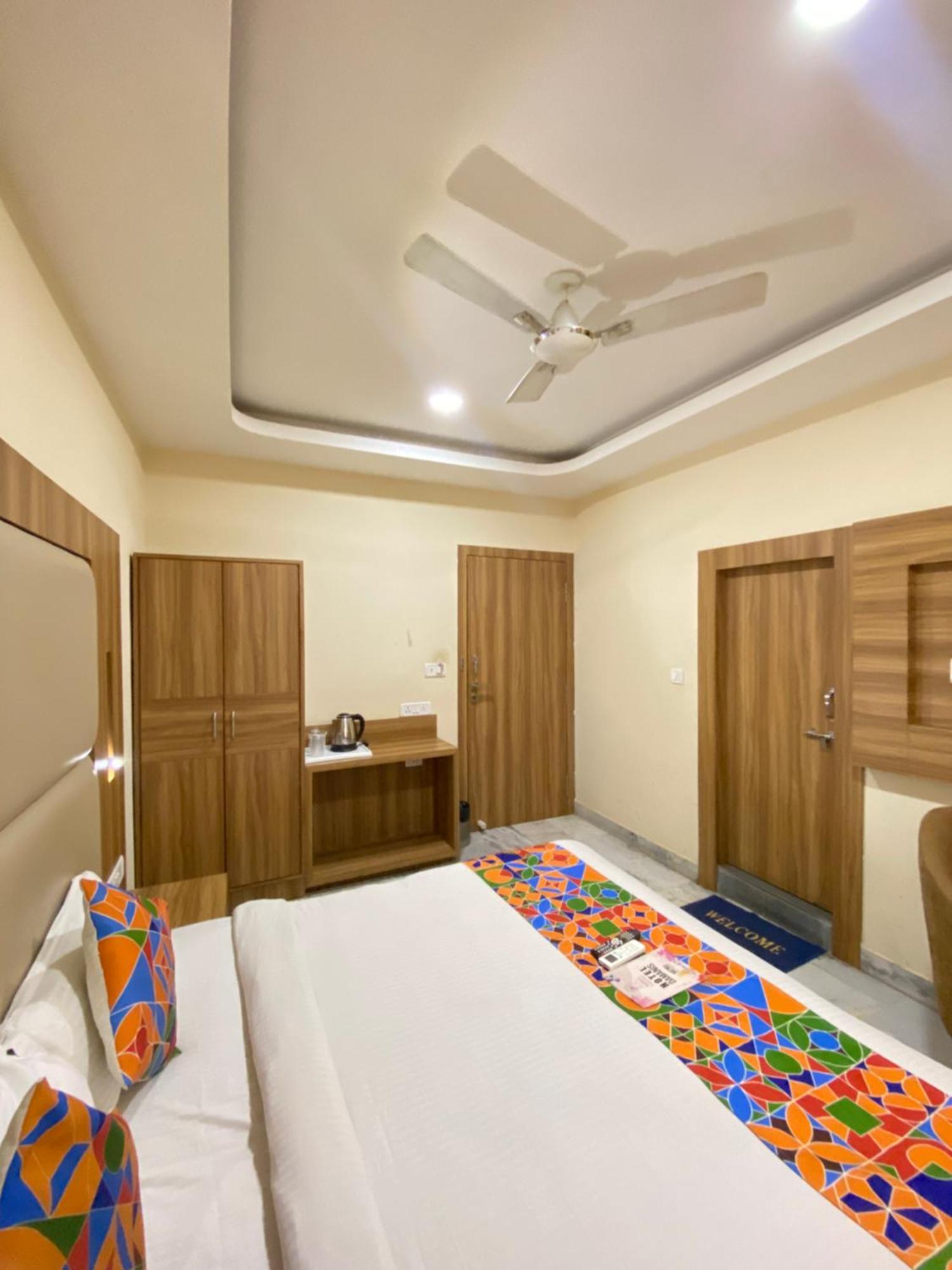 Hotel Damanis ウダイプル エクステリア 写真