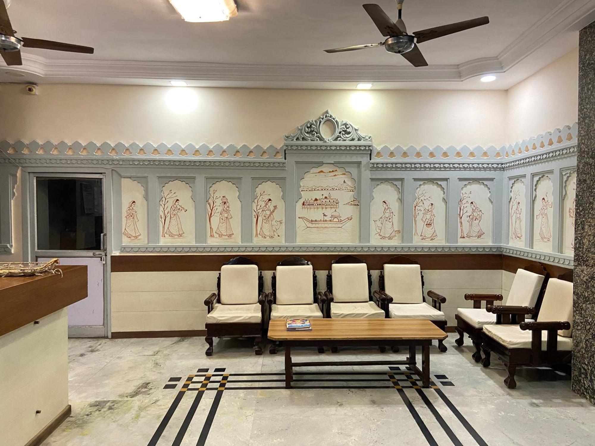 Hotel Damanis ウダイプル エクステリア 写真