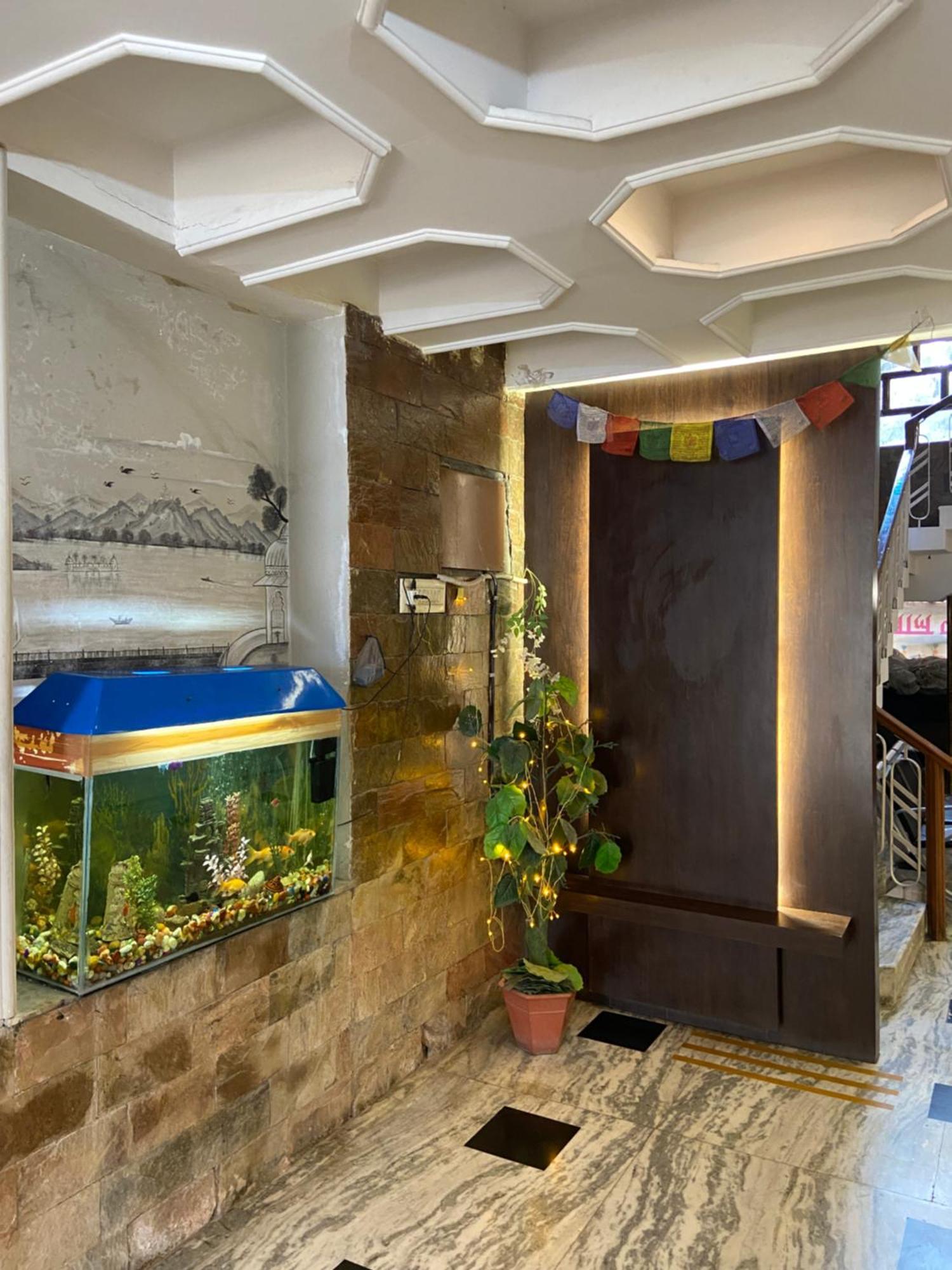 Hotel Damanis ウダイプル エクステリア 写真